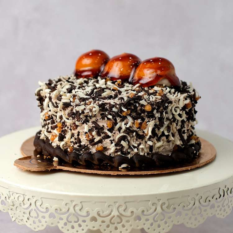 Chocolate Caramel Crunch Cake | Recipe | Crunch cake, Caramel crunch, Chocolate  crunch