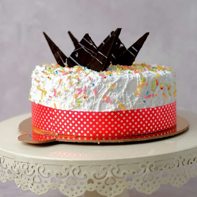 Strawberry Cake In Bhopal, Madhya Pradesh At Best Price | Strawberry Cake  Manufacturers, Suppliers In Bhopal